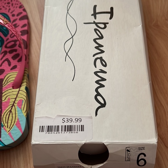 NWOT Ipanema colourful flip flops, your new comfort bestie 👯‍♀️ - Picture 3 of 3